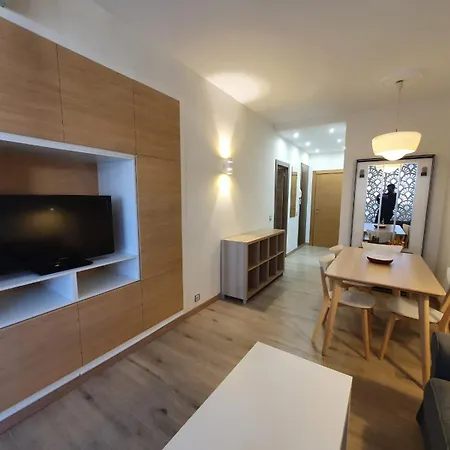 Apartament San5-reformado, Centro A 50 Metros, Wifi, Cerca De Playa *
